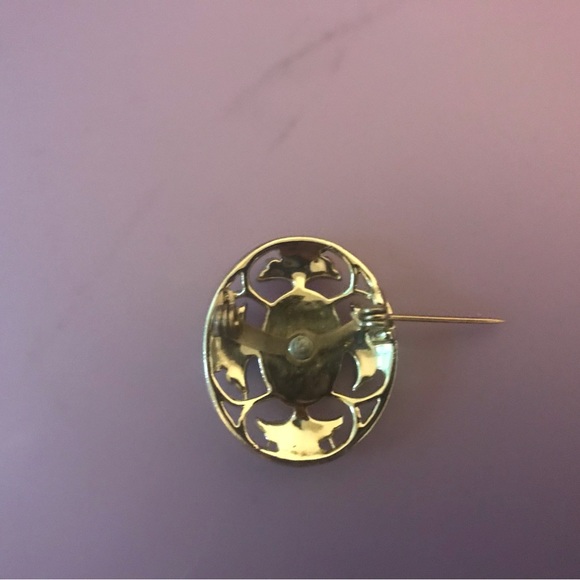 Two metal brooches - Picture 4 of 6